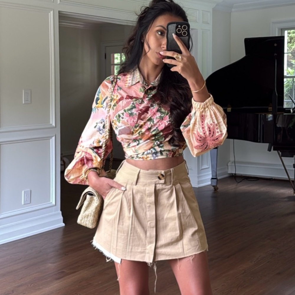 Camilla Puff Sleeve Crop Blouse Wrap Shirt
Welcome To The White Lotus😍